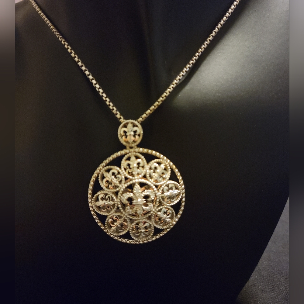 825 Sterling Silver Necklace with Diamonds in Logo